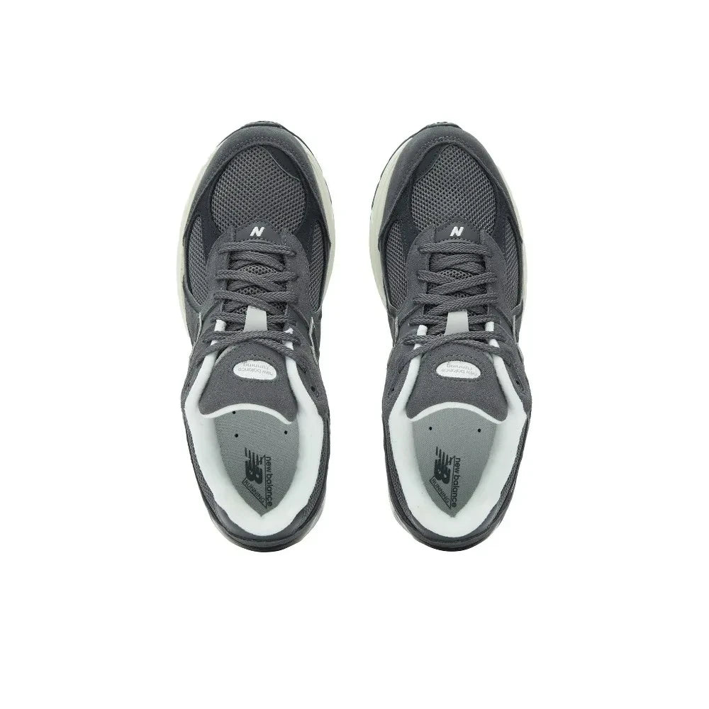 New Balance 2002R Low-Top Sneakers