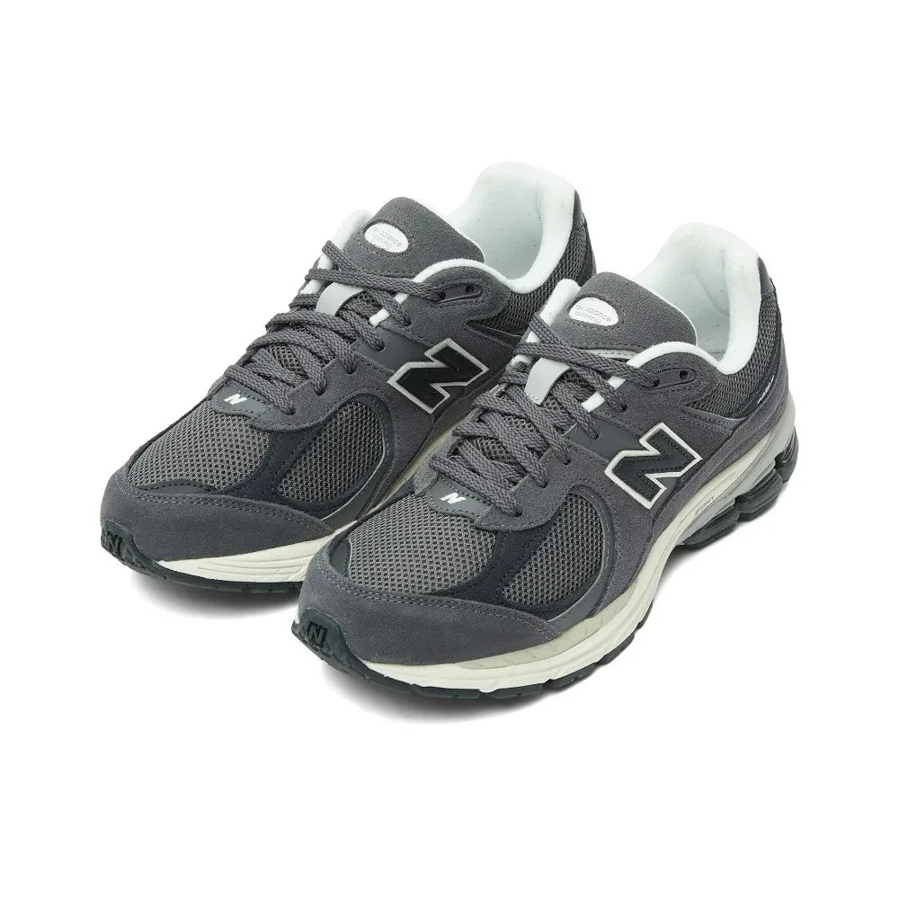 New Balance 2002R Low-Top Sneakers