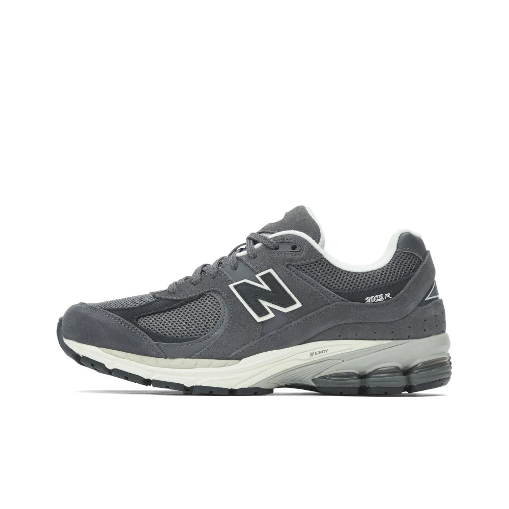 New Balance 2002R Low-Top Sneakers